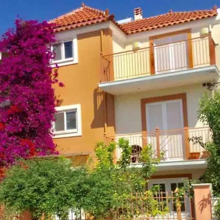 Hide Away In Discounts * Nafplion