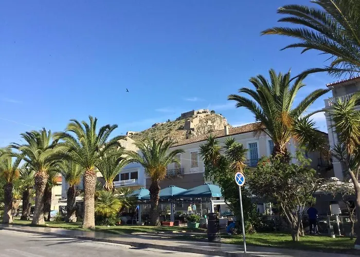 Hide Away In Discounts Návplio